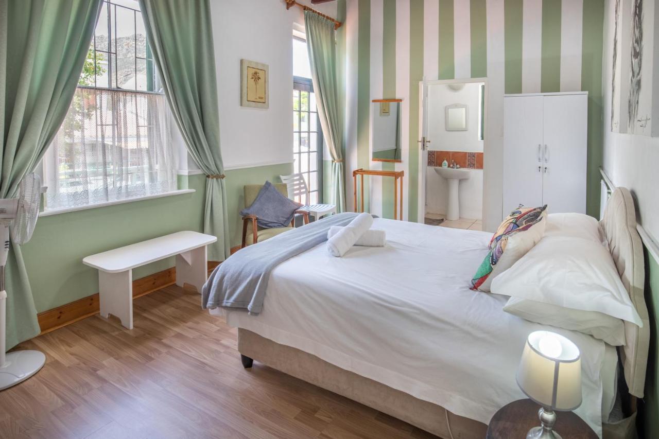 Koo Karoo Guest Lodge And Self Catering Монтегю Экстерьер фото