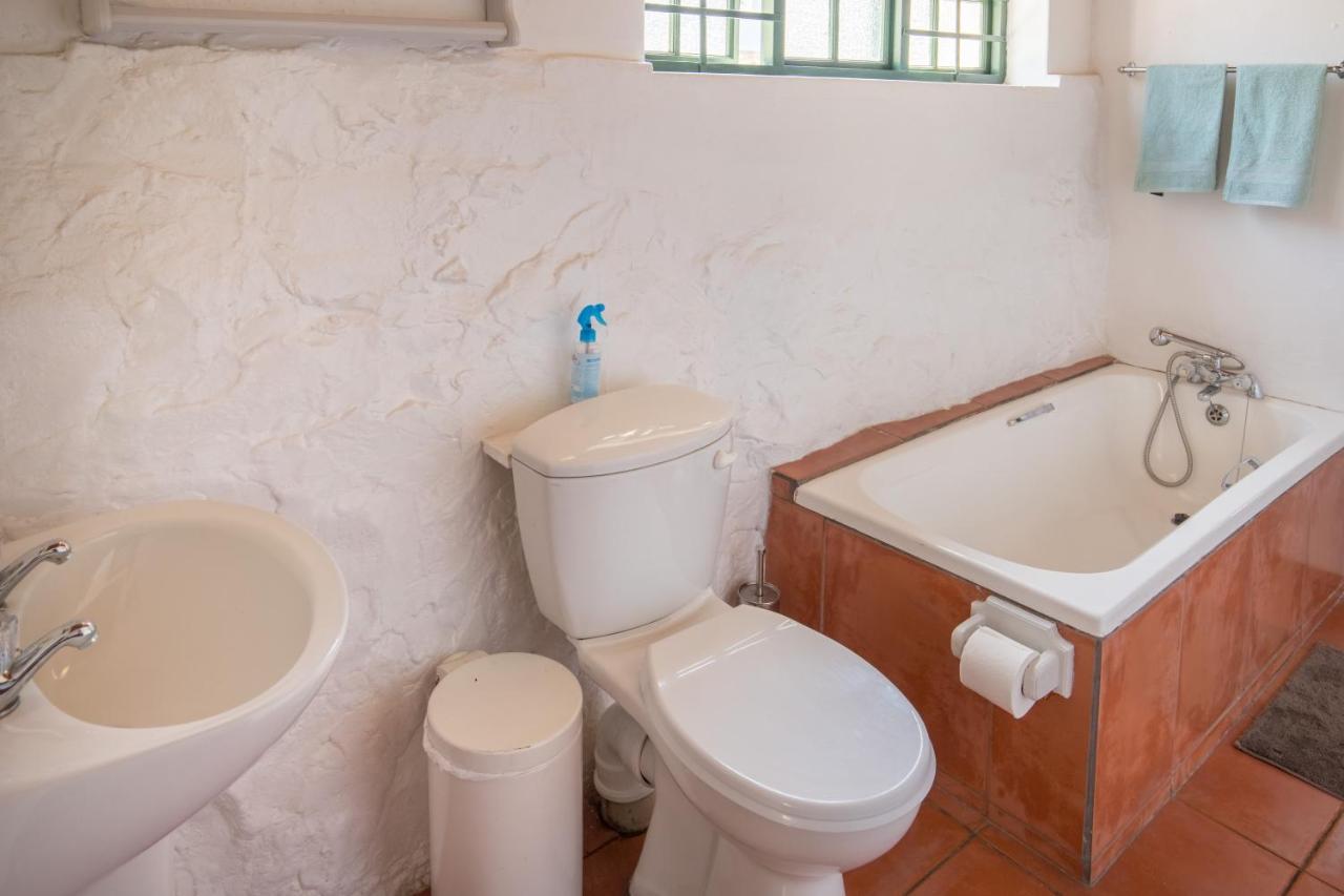 Koo Karoo Guest Lodge And Self Catering Монтегю Экстерьер фото