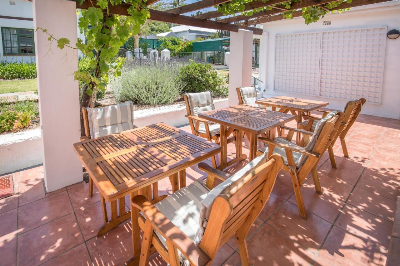 Koo Karoo Guest Lodge And Self Catering Монтегю Экстерьер фото