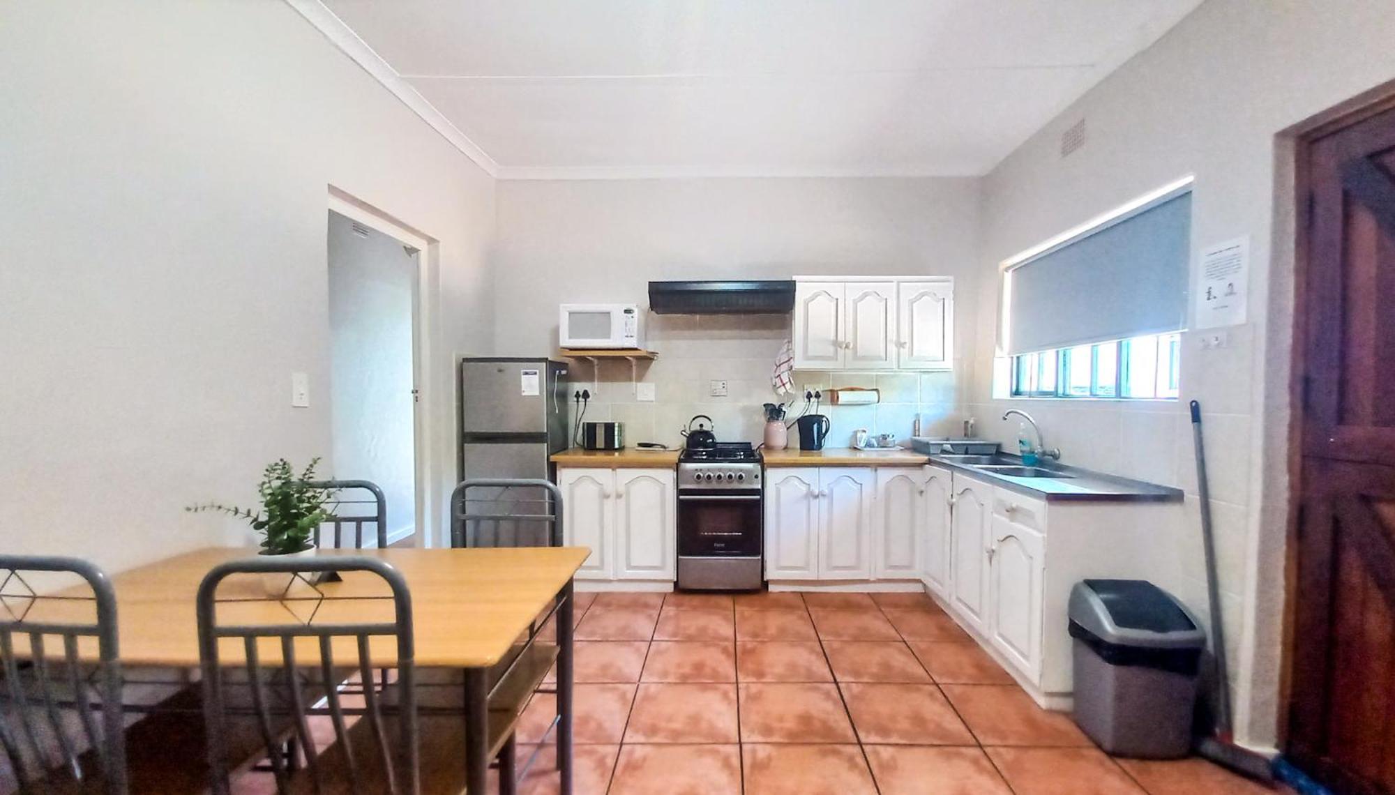 Koo Karoo Guest Lodge And Self Catering Монтегю Экстерьер фото