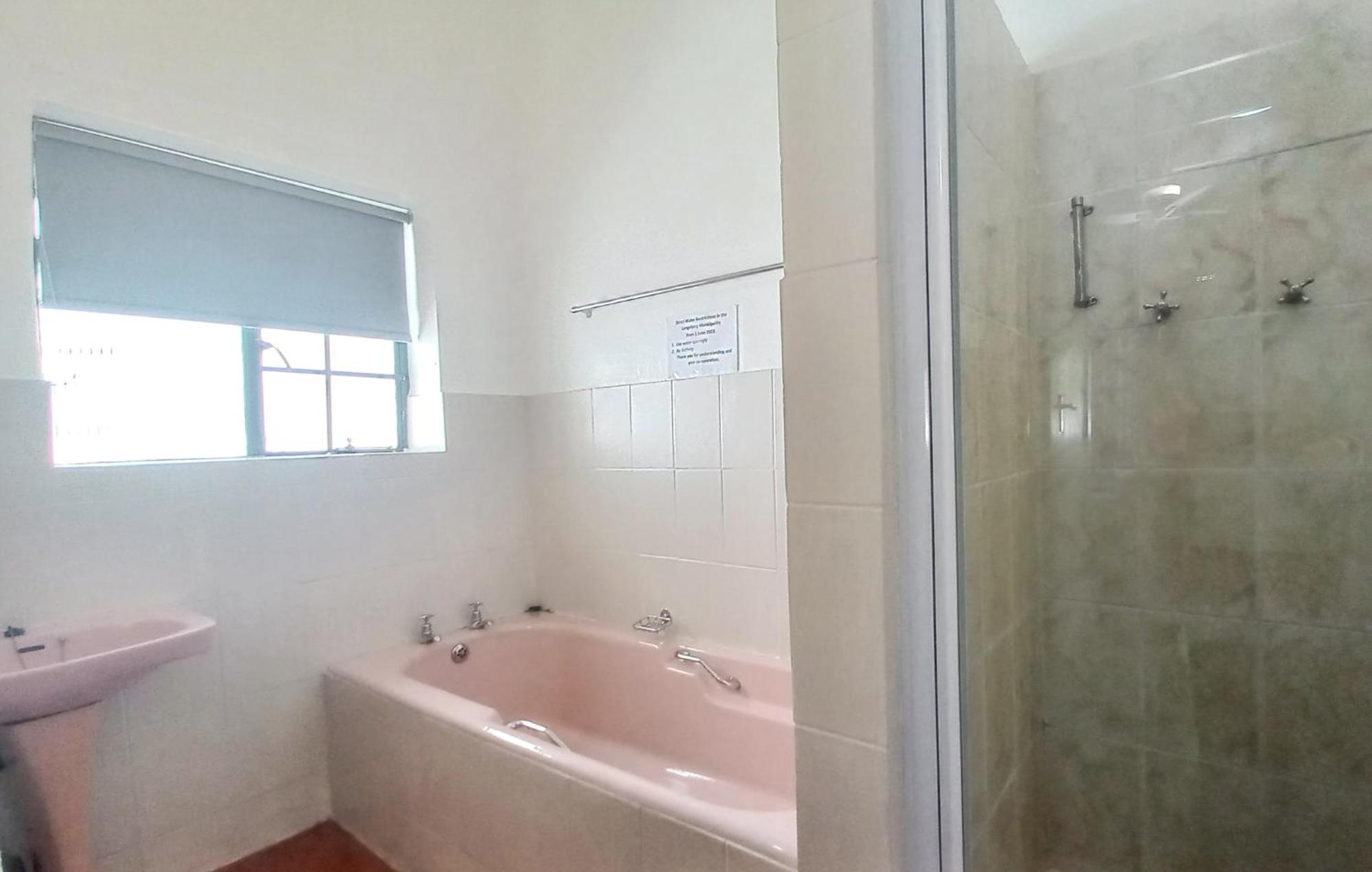 Koo Karoo Guest Lodge And Self Catering Монтегю Экстерьер фото