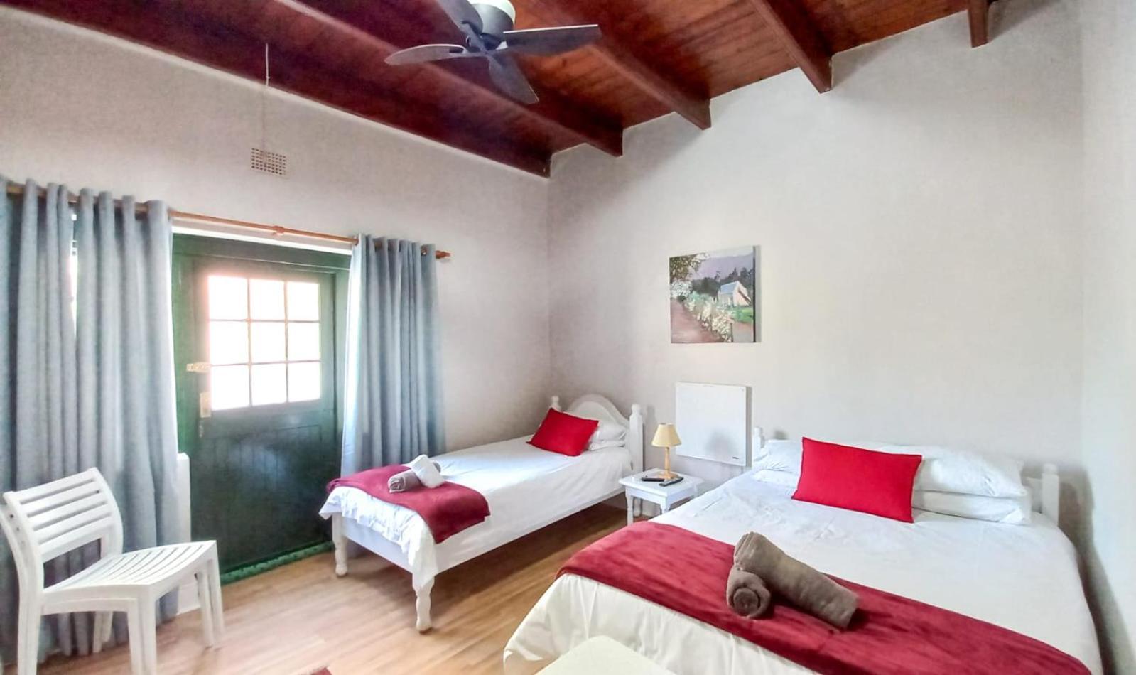 Koo Karoo Guest Lodge And Self Catering Монтегю Экстерьер фото