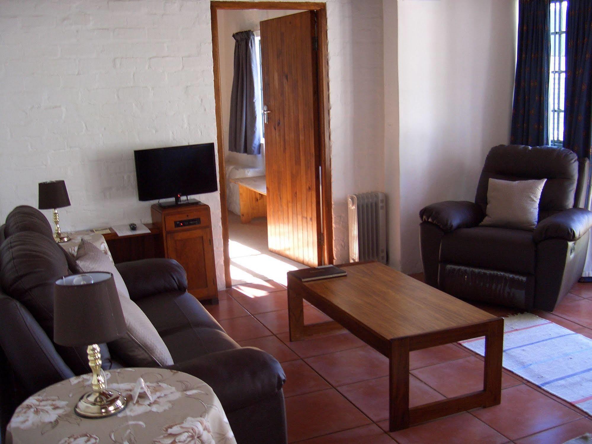 Koo Karoo Guest Lodge And Self Catering Монтегю Экстерьер фото